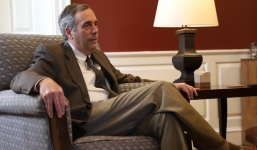 Vợ chồng hiệu trưởng ĐH Harvard dương tính với Covid-19