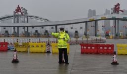 Trung Quốc phong toả 600 nghìn dân sau 4 ca dương tính với Covid-19