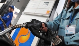 Tin tức giá xăng dầu mới nhất hôm nay 15/4: Lao dốc giảm 10%