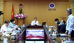 Khẩn trương ban bố quy định 'chung sống an toàn' với Covid-19