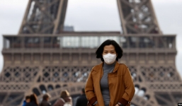 Pháp phát hiện dấu vết của Covid-19 trong nước rửa, tưới đường phố