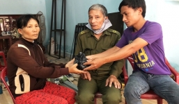 Phát hiện túi đựng vàng và 180 triệu đồng khi mua tủ sắt cũ