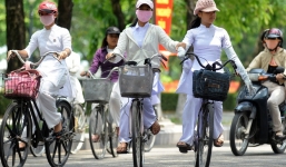 Học sinh 63 tỉnh thành trở lại trường sau kỳ nghỉ dài vì Covid-19