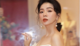 Lệ Quyên khoe ảnh thần thái ngút ngàn, lộ chi tiết gây chú ý