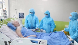 Điều kỳ diệu: Phi công người Anh tự thở được 48h