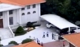 Tỷ phú Trung Quốc bị bắt cóc, con trai bơi qua sông cầu cứu