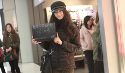 Ảnh thủa còn 'phèn' của Địch Lệ Nhiệt Ba khiến mạng xứ Trung trầm trồ