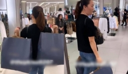 Ngọc Trinh vung tay quá trán một phút quẹt thẻ mất ngay hơn 22 triệu đồng