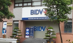 2 tên cướp nổ súng cướp ngân hàng ở Hà Nội