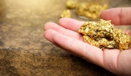 Giá vàng, giá vàng mới nhất hôm nay 3/8: Biến động dữ dội