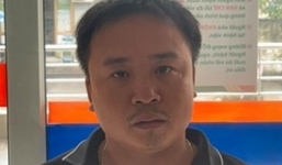 Tài xế container lao bẹp dúm ô tô con khiến 3 người thiệt mạng ở Hà Nội khai gì?