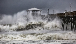 Tin bão mới nhất, tin bão cập nhật: Bão số 4 giật cấp 13