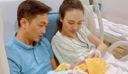 Khoe ảnh ái nữ đầu lòng, Cường Đô la bất ngờ thốt ra lời nói này khiến dân tình tròn mắt