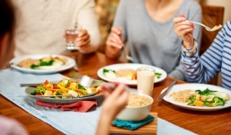 5 thói quen ăn uống quen thuộc nhưng lại là 'sát thủ' gây hại cho sức khỏe cần loại bỏ ngay 