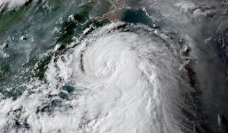 Xuất hiện áp thấp mới trên biển Đông khi bão số 6 vừa suy yếu