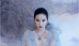 Lưu Diệc Phi diện đầm xẻ táo bạo, lộ chi tiết bất thường gây nhức nhối