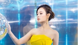 Midu hiếm hoi phơi bày sắc vóc thật trước ống kính máy quay, nhan sắc gây ngỡ ngàng