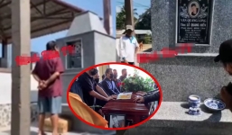 Nghẹn ngào hình ảnh người thân đứng cạnh phần mộ của cố NS Vân Quang Long chờ ngày nhận tro cốt