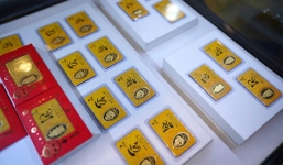 Cập nhật bảng giá vàng mới nhất hôm nay 8/2: Tụt xích rơi xuống đáy, nhà đầu tư ôm đầu kêu cứu