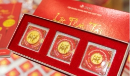 Cập nhật giá vàng mới nhất hôm nay 19/2: Nằm bất động dưới đáy, nhà đầu tư bất lực