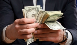 Bản tin tỷ giá ngoại tệ mới nhất ngày 19/4: USD khởi sắc giữa bối cảnh vàng bật tăng