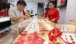 Giá vàng hôm nay, giá vàng cập nhật 6/7: Tiếp tục tăng dựng đứng