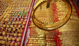 Giá vàng hôm nay 8/10: Đảo chiều bật tăng ngay khi đồng USD tụt giảm