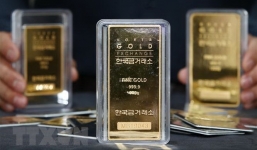 Giá vàng hôm nay 18/10: Tiếp đà lao dốc mạnh