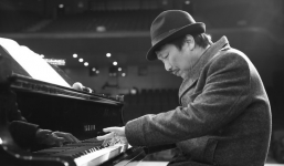 Nhạc sĩ Phú Quang: Đa tài, đa tình đa cảm và cuộc hội ngộ ‘vội vã trở về, vội vã ra đi’ với 'Hà Nội phố'