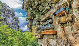 Vén màn bí ẩn: Sự thật rùng mình về những cỗ quan tài treo được lão nông giải mã chỉ trong chớp mắt!