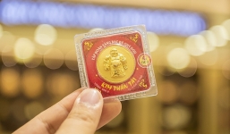 Giá vàng trưa ngày 1/3: Liên tục biến động dữ dội giữa lúc chiến sự 'leo thang'