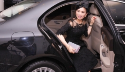 Danh tính nữ ca sĩ Việt giàu có khét tiếng nhất phố Wall: Xây riêng rạp hát, đeo nhẫn triệu đô