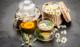 10 công dụng thần kỳ của trà hoa cúc không phải ai cũng biết!