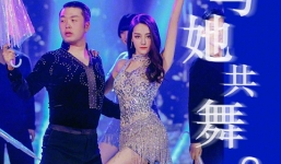 Mỹ nhân Tân Cương Địch Lệ Nhiệt Ba khoe vũ đạo sexy khiến khán giả bật cười