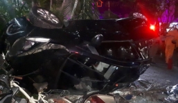 'Xế hộp' lao khỏi bãi đậu xe tầng 8, nữ tài xế may mắn thoát nạn