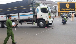 Tai nạn giao thông mới nhất ngày 4/4: Va chạm với xe tải, người phụ nữ tử vong thương tâm