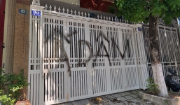 Sau cảnh báo 'nhà có biến thái', căn nhà của nguyên Viện phó VKS ở Đà Nẵng lại bị vẽ bậy 