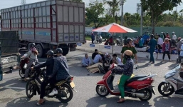 Tai nạn giao thông mới nhất ngày 5/4: Va chạm với xe tải, bé trai tử vong thương tâm