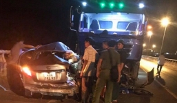 Tai nạn giao thông mới nhất ngày 6/4:  Xe con đấu đầu xe tải, 2 người tử vong