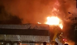 3 xe tông nhau liên hoàn trên Quốc lộ 1, 2 người chết cháy trong ca-bin