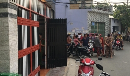 Công an đang khám nhà đại gia đeo 17kg vàng Phúc XO