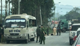 Xe đầu kéo va chạm kinh hoàng với xe khách, 5 người thương vong