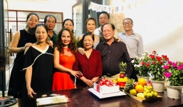 Mỹ Tâm khoe ảnh sinh nhật ba, fan tìm ra yếu tố khiến ca sĩ giàu có thành công đến vậy