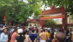 Nghệ An: Cháy ở trường mầm non, người dân phá cổng sơ tán hàng trăm học sinh