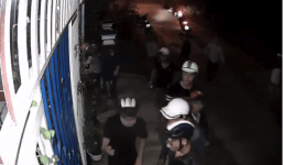 'Tập đoàn' trộm cắp 12 tên kéo nhau đột nhập nhà dân