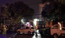 Nữ tài xế taxi bị người tình đâm gục trên xe do ghen tuông