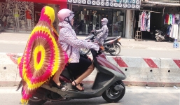 Hà Nội nắng nóng gay gắt 2 ngày tới, cảnh báo chỉ số tia UV nguy hiểm