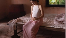 Bị chỉ trích hám tiền khi cho con đóng cảnh nóng, mẹ sao nhí 'Vợ ba' nói gì?