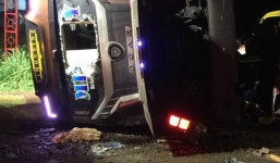 Tai nạn giao thông mới nhất ngày 23/5: Lật xe khách trong đêm, 19 người thương vong