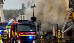 Đốt chuột chết để mua vui, nhân viên đốt luôn cửa hàng 2 triệu đô